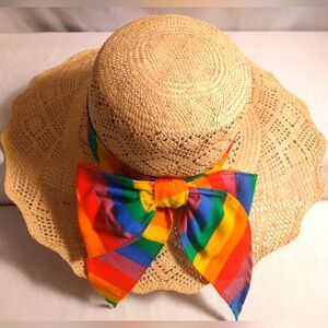 STRAW SUN HAT WITH RAINBOW 🌈 BAND & BOW (NWOT)